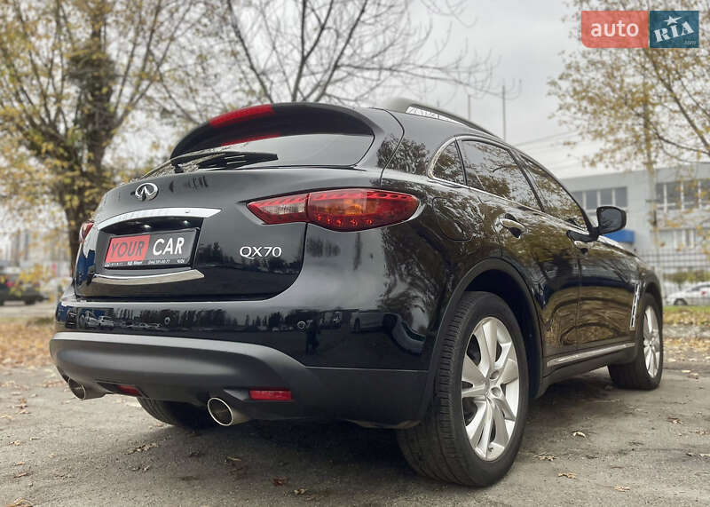 Позашляховик / Кросовер Infiniti QX70 2015 в Києві