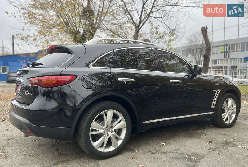 Позашляховик / Кросовер Infiniti QX70 2015 в Києві