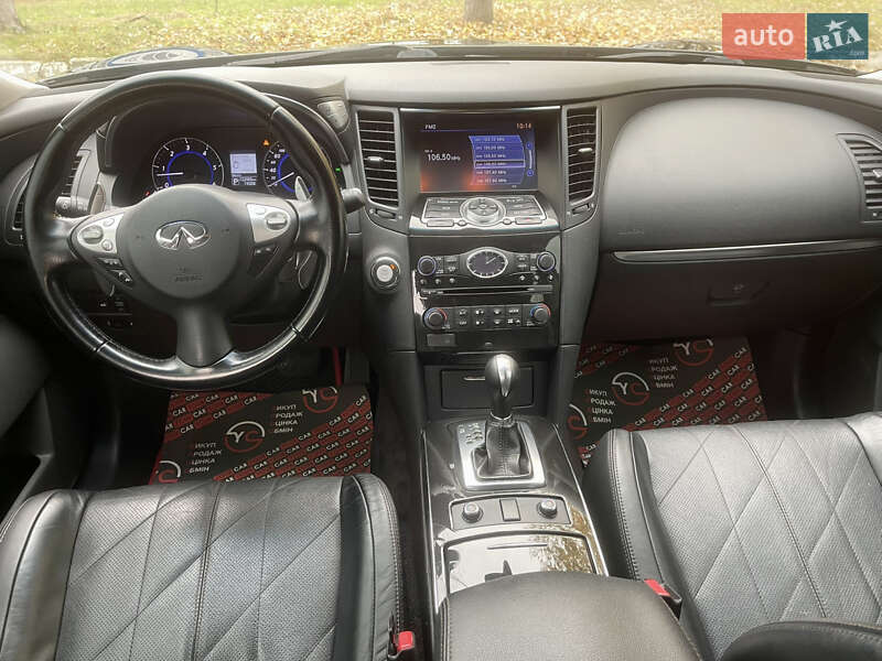 Позашляховик / Кросовер Infiniti QX70 2015 в Києві