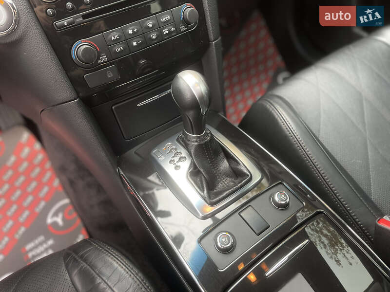 Позашляховик / Кросовер Infiniti QX70 2015 в Києві