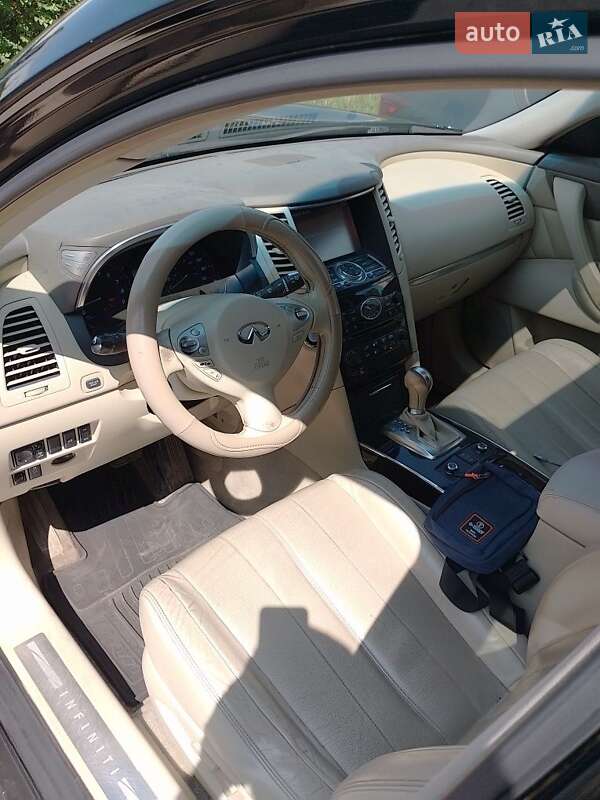 Позашляховик / Кросовер Infiniti QX70 2014 в Києві