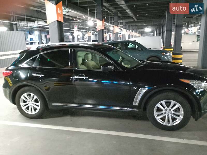Позашляховик / Кросовер Infiniti QX70 2014 в Києві