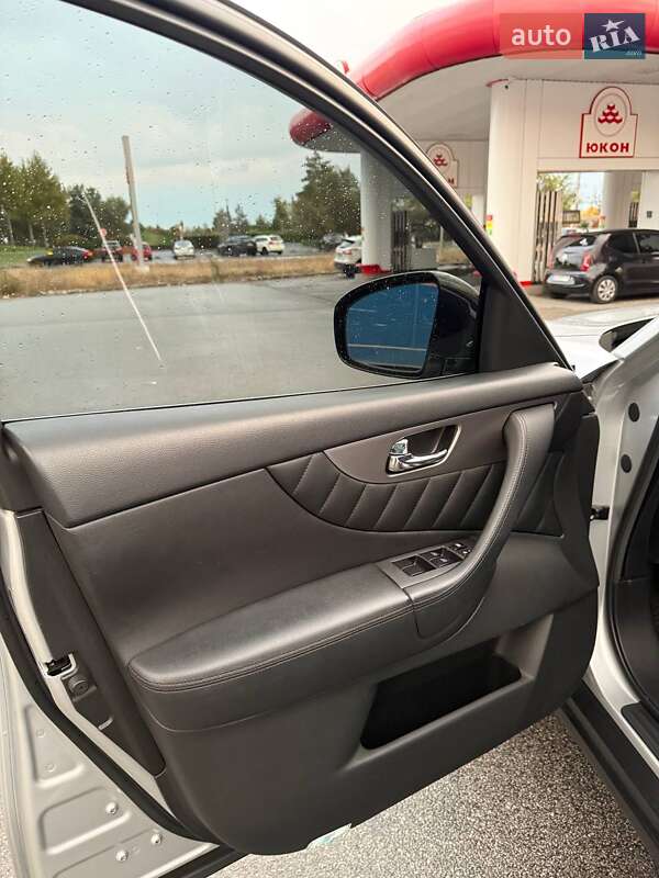 Позашляховик / Кросовер Infiniti QX70 2017 в Дніпрі