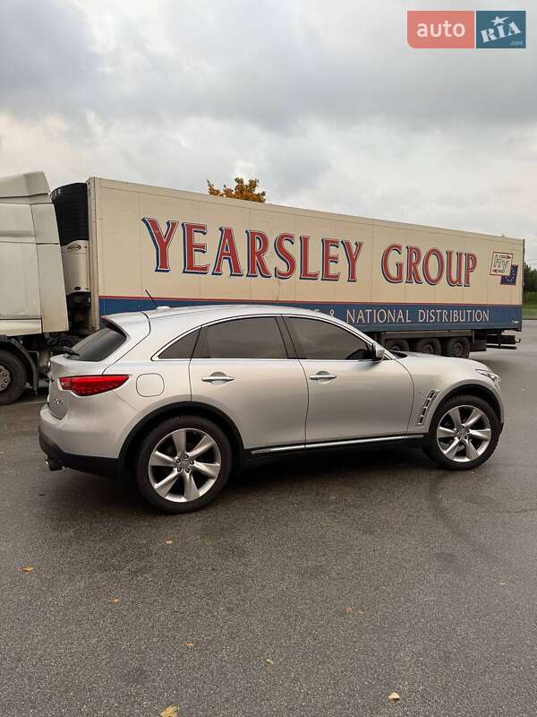 Позашляховик / Кросовер Infiniti QX70 2017 в Дніпрі