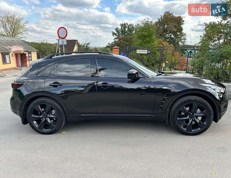 Внедорожник / Кроссовер Infiniti QX70 2013 в Полтаве