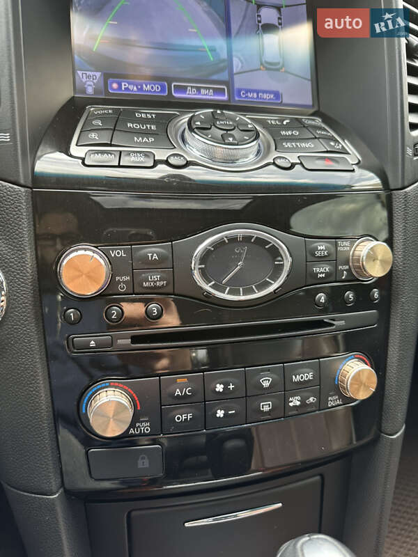 Внедорожник / Кроссовер Infiniti QX70 2013 в Полтаве