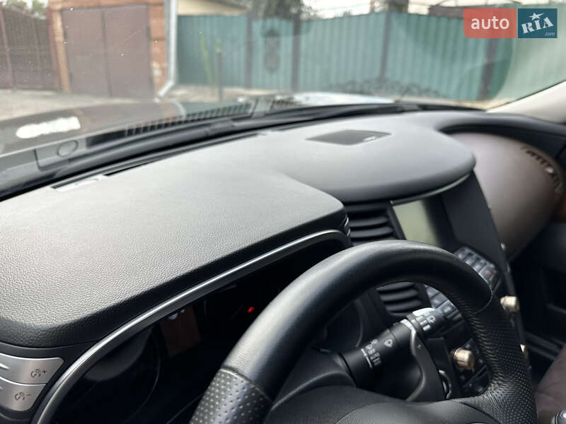 Внедорожник / Кроссовер Infiniti QX70 2013 в Полтаве