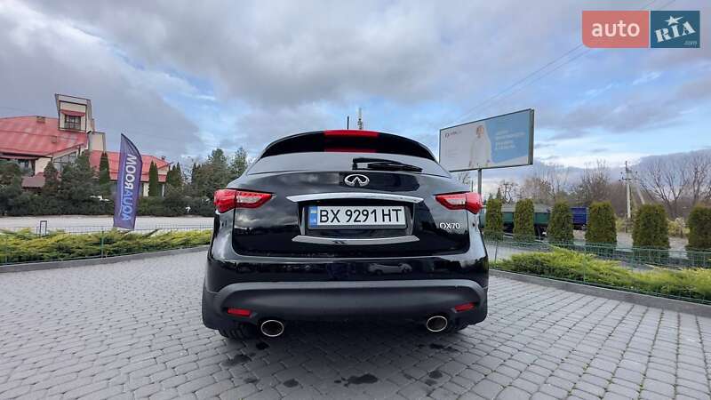 Внедорожник / Кроссовер Infiniti QX70 2013 в Хмельницком