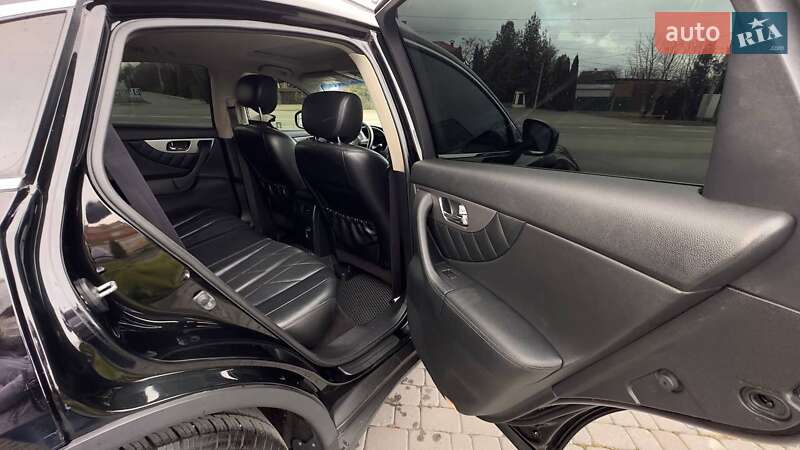 Внедорожник / Кроссовер Infiniti QX70 2013 в Хмельницком