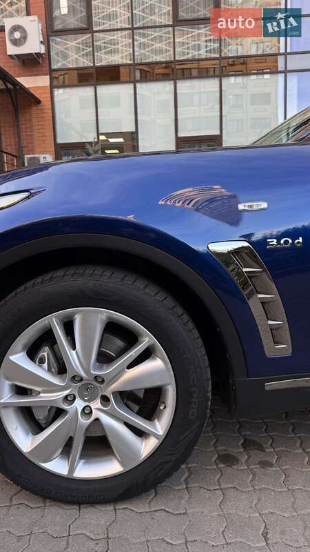 Внедорожник / Кроссовер Infiniti QX70 2016 в Одессе