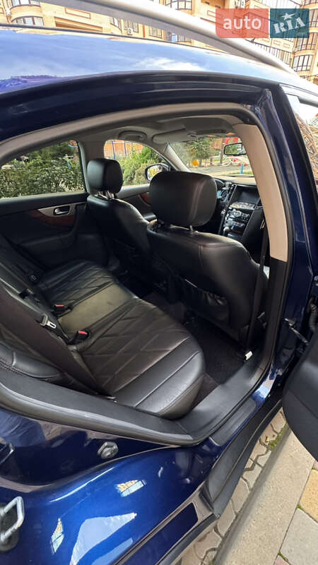 Внедорожник / Кроссовер Infiniti QX70 2016 в Одессе