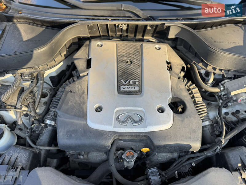 Внедорожник / Кроссовер Infiniti QX70 2014 в Крюковщине фото 22 Внедорожник / Кроссовер Infiniti QX70 2014 в Крюковщине