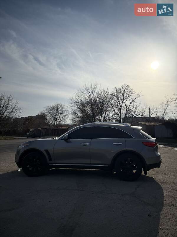Внедорожник / Кроссовер Infiniti QX70 2013 в Запорожье