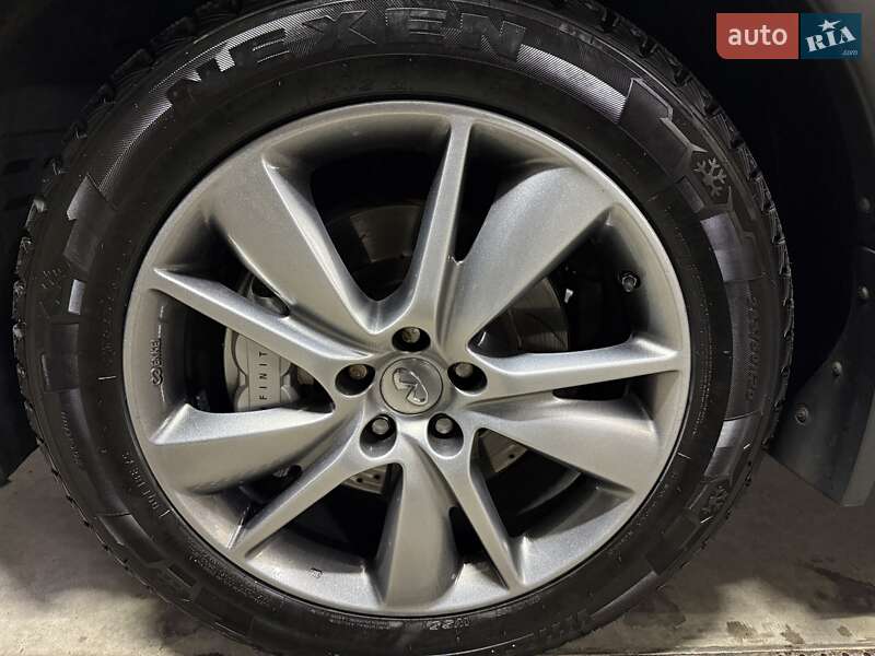 Внедорожник / Кроссовер Infiniti QX70 2013 в Киеве