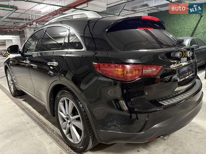 Внедорожник / Кроссовер Infiniti QX70 2013 в Киеве