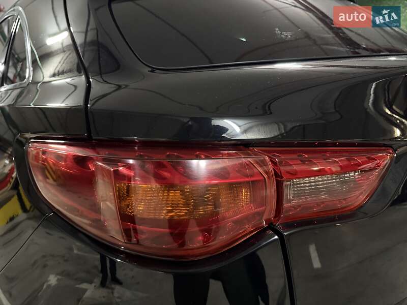 Внедорожник / Кроссовер Infiniti QX70 2013 в Киеве