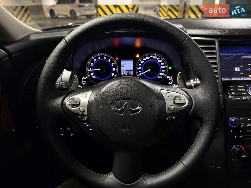 Внедорожник / Кроссовер Infiniti QX70 2013 в Киеве
