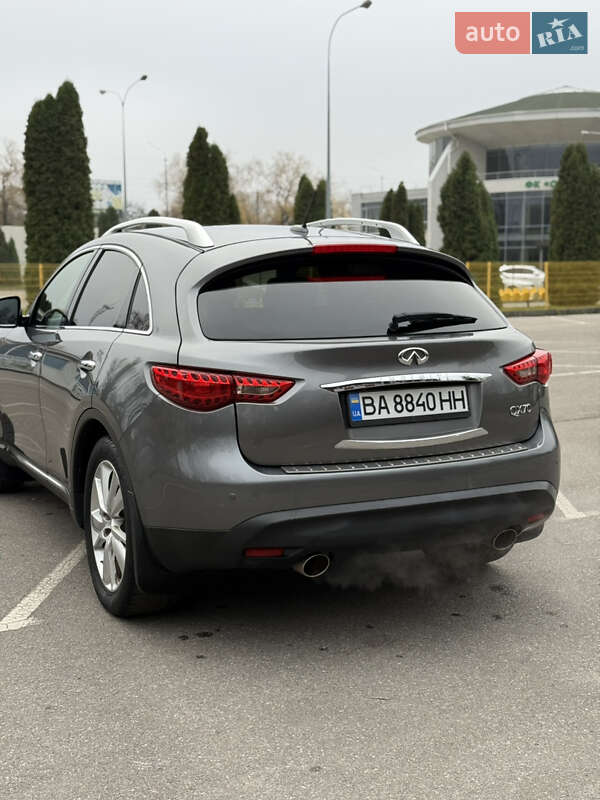 Внедорожник / Кроссовер Infiniti QX70 2015 в Александрие