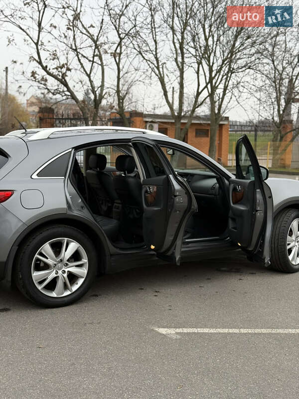 Внедорожник / Кроссовер Infiniti QX70 2015 в Александрие