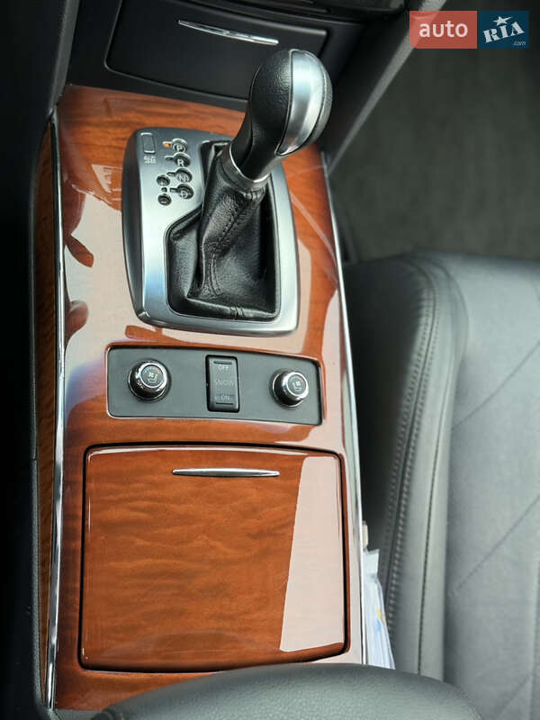 Внедорожник / Кроссовер Infiniti QX70 2015 в Александрие