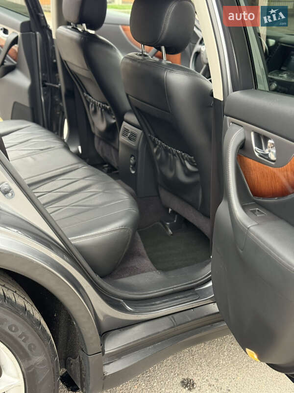 Внедорожник / Кроссовер Infiniti QX70 2015 в Александрие