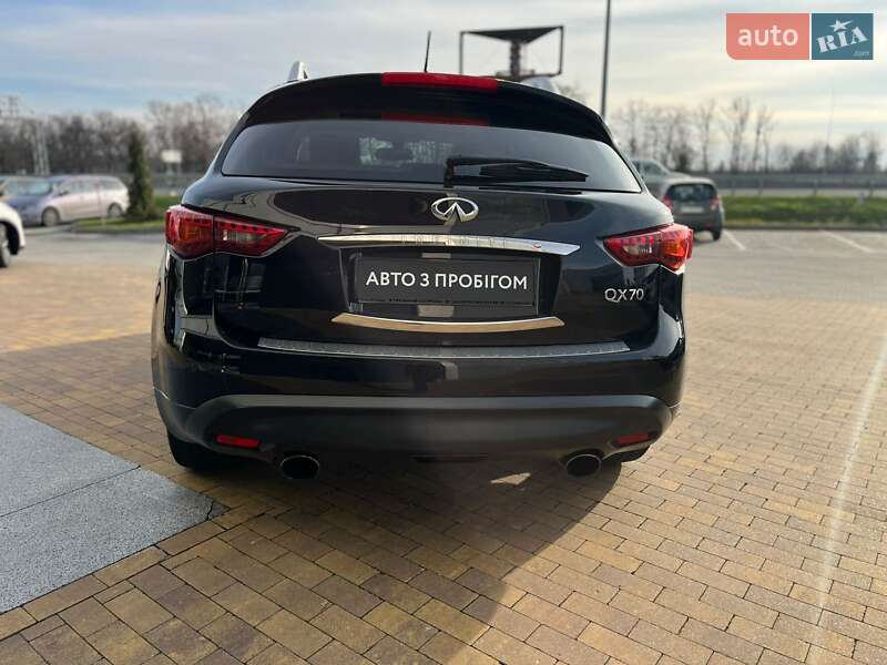 Внедорожник / Кроссовер Infiniti QX70 2016 в Киеве