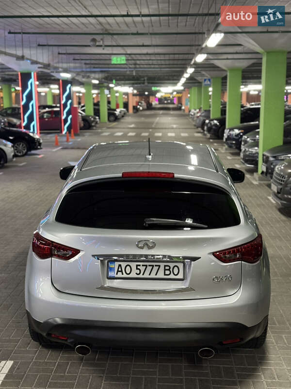 Позашляховик / Кросовер Infiniti QX70 2016 в Києві
