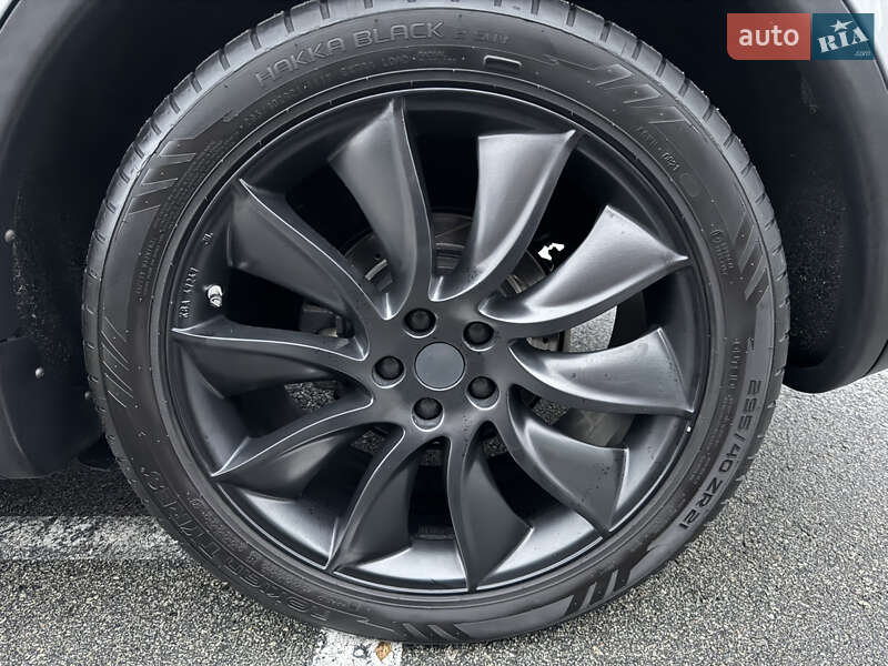 Позашляховик / Кросовер Infiniti QX70 2016 в Києві