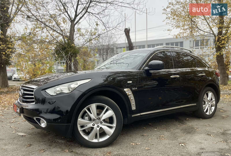 Внедорожник / Кроссовер Infiniti QX70 2015 в Киеве