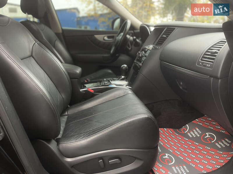 Внедорожник / Кроссовер Infiniti QX70 2015 в Киеве