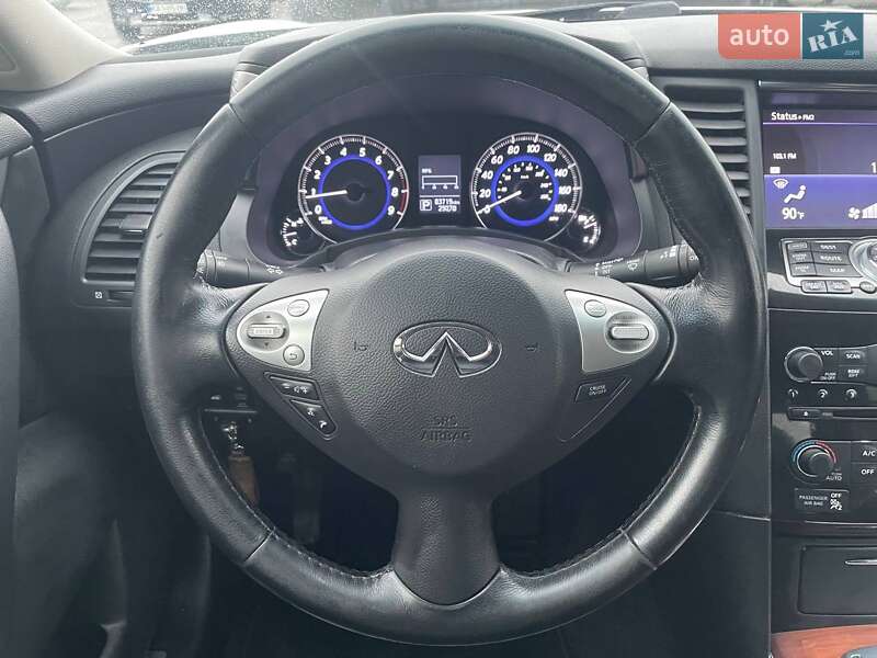 Позашляховик / Кросовер Infiniti QX70 2015 в Києві