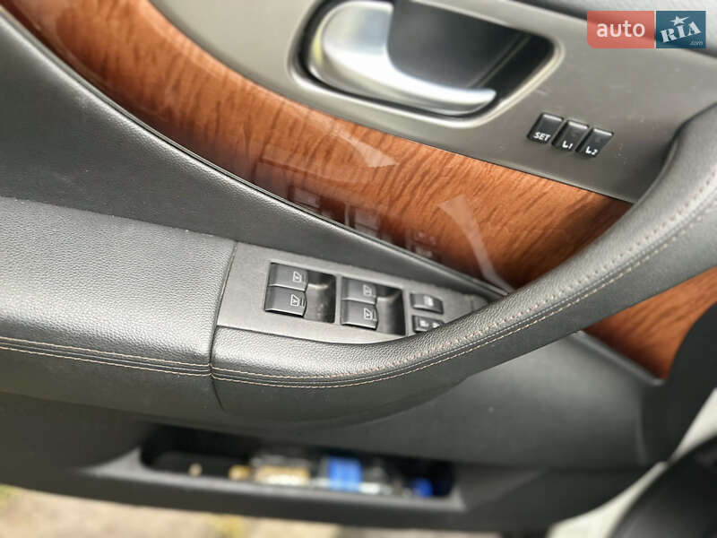 Внедорожник / Кроссовер Infiniti QX70 2016 в Киеве