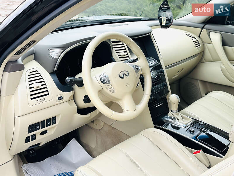Позашляховик / Кросовер Infiniti QX70 2014 в Білій Церкві