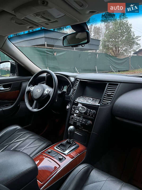 Внедорожник / Кроссовер Infiniti QX70 2015 в Киеве