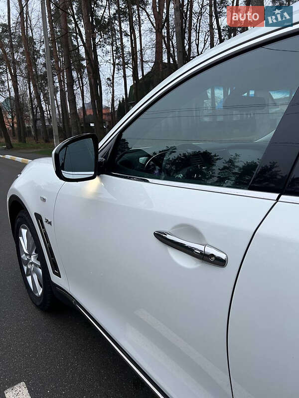 Внедорожник / Кроссовер Infiniti QX70 2015 в Киеве
