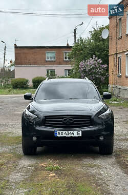 Позашляховик / Кросовер Infiniti QX70 2013 в Івано-Франківську