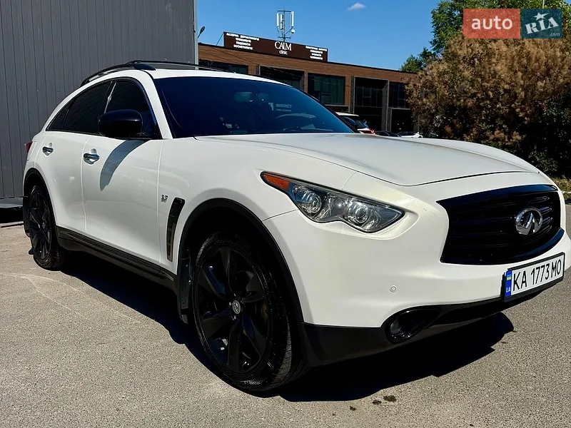 Infiniti QX70