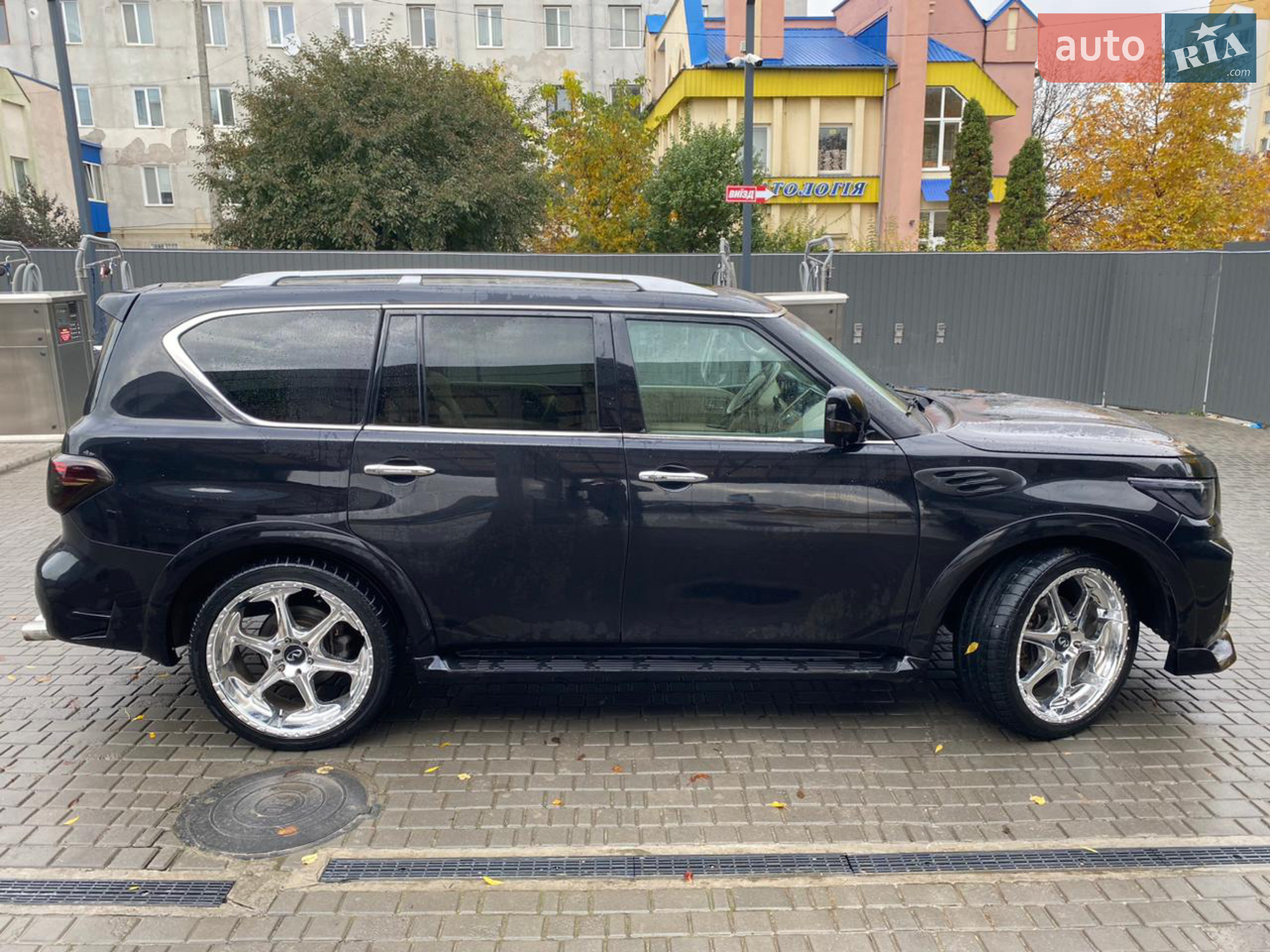 2017 Infiniti QX80 - мініатюра 19