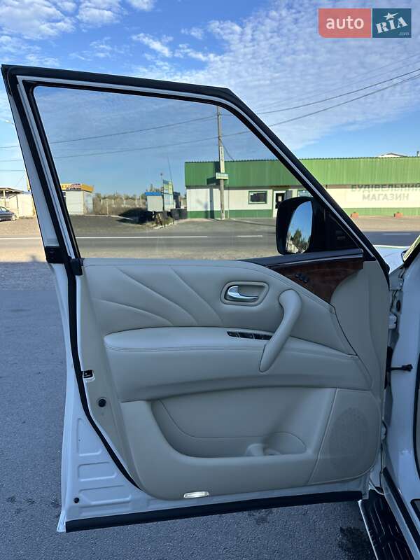 Позашляховик / Кросовер Infiniti QX80 2015 в Києві