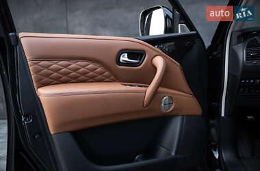 Внедорожник / Кроссовер Infiniti QX80 2023 в 