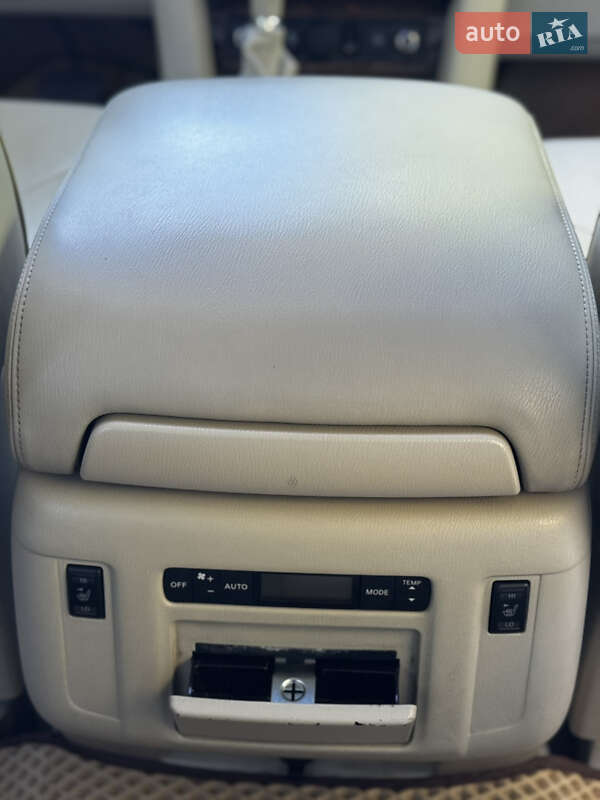 Позашляховик / Кросовер Infiniti QX80 2013 в Сарнах