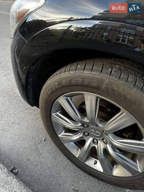 Позашляховик / Кросовер Infiniti QX80 2014 в Чернігові