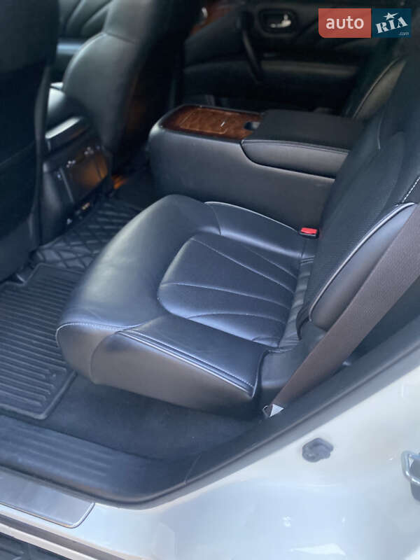 Внедорожник / Кроссовер Infiniti QX80 2015 в Могилев-Подольске