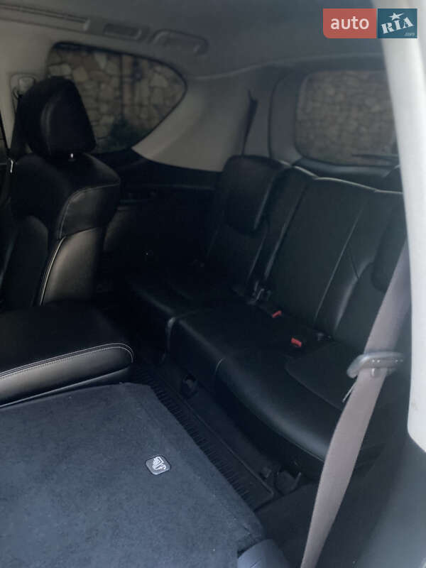 Внедорожник / Кроссовер Infiniti QX80 2015 в Могилев-Подольске