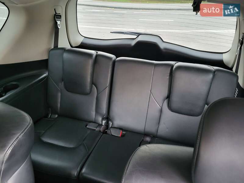 Позашляховик / Кросовер Infiniti QX80 2016 в Чернігові