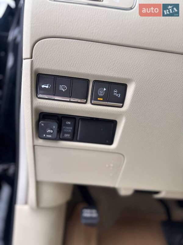 Позашляховик / Кросовер Infiniti QX80 2016 в Києві