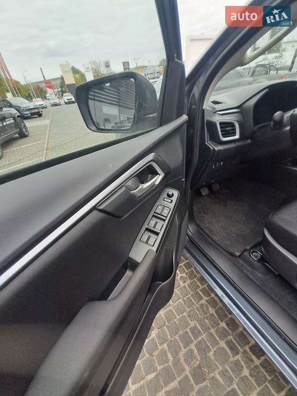 Пікап Isuzu D-Max 2025 в Дніпрі фото 11 Пікап Isuzu D-Max 2025 в Дніпрі