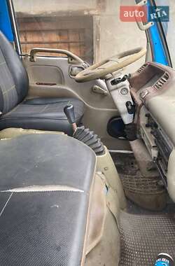Грузовой фургон Isuzu Elf 1988 в 