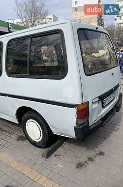 Минивэн Isuzu Midi 1989 в 