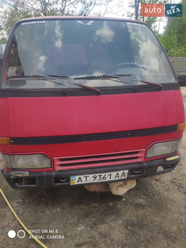 Мінівен Isuzu Midi 1986 в Жовкві
